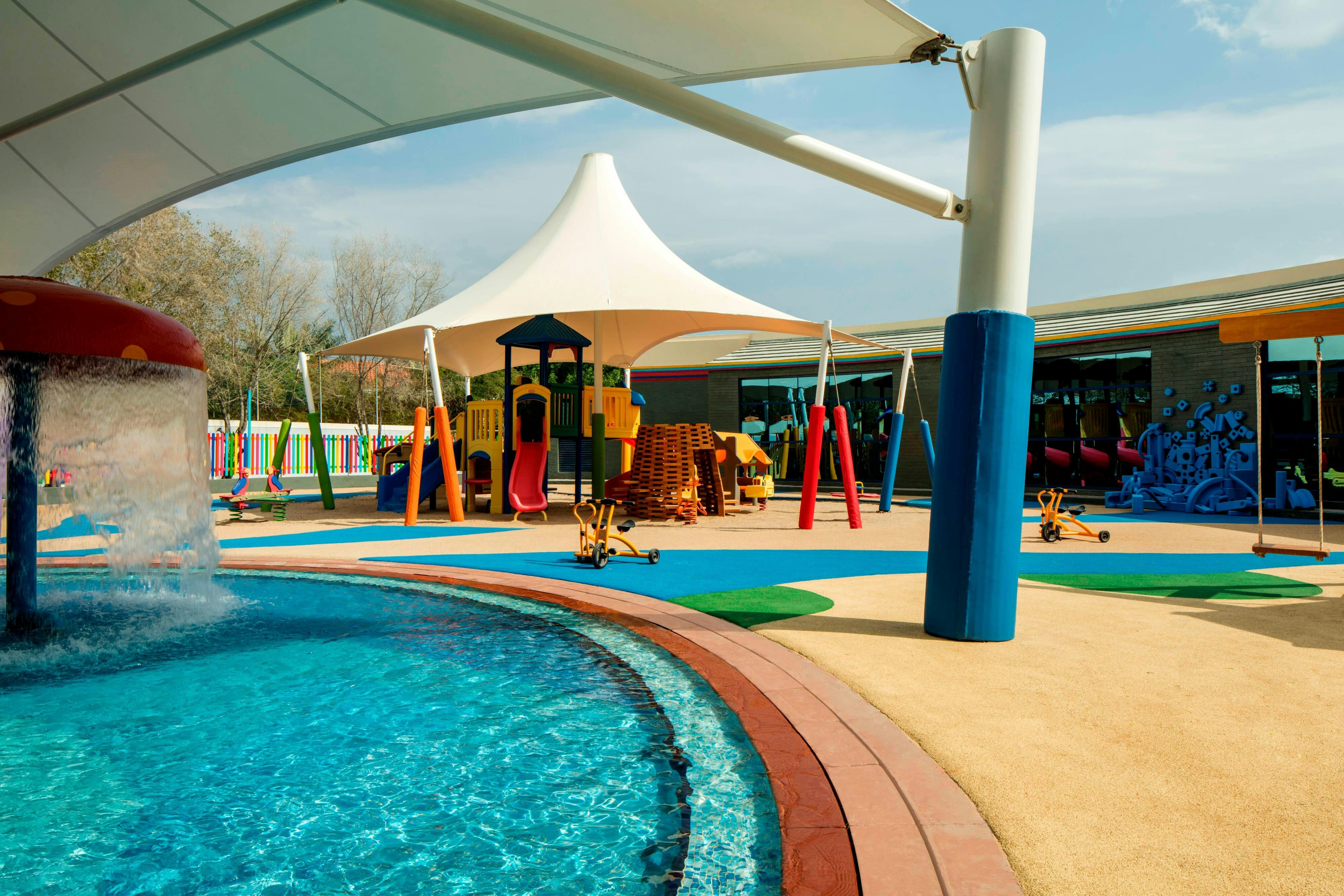 Le Meridien Al Aqah Beach Resort 53/65