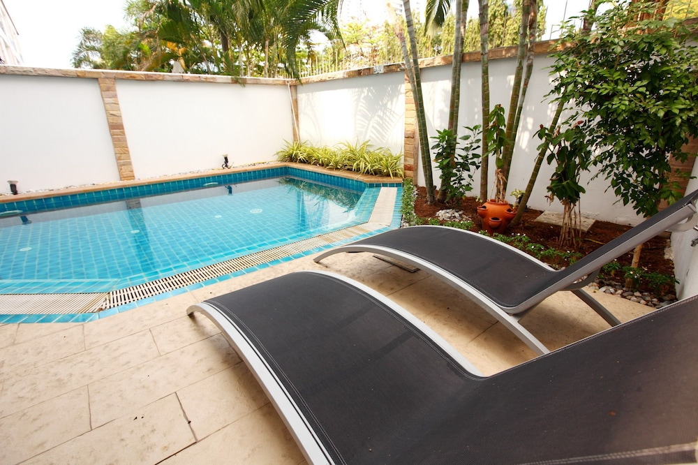 Hidden Palm Pool Villas 28/43