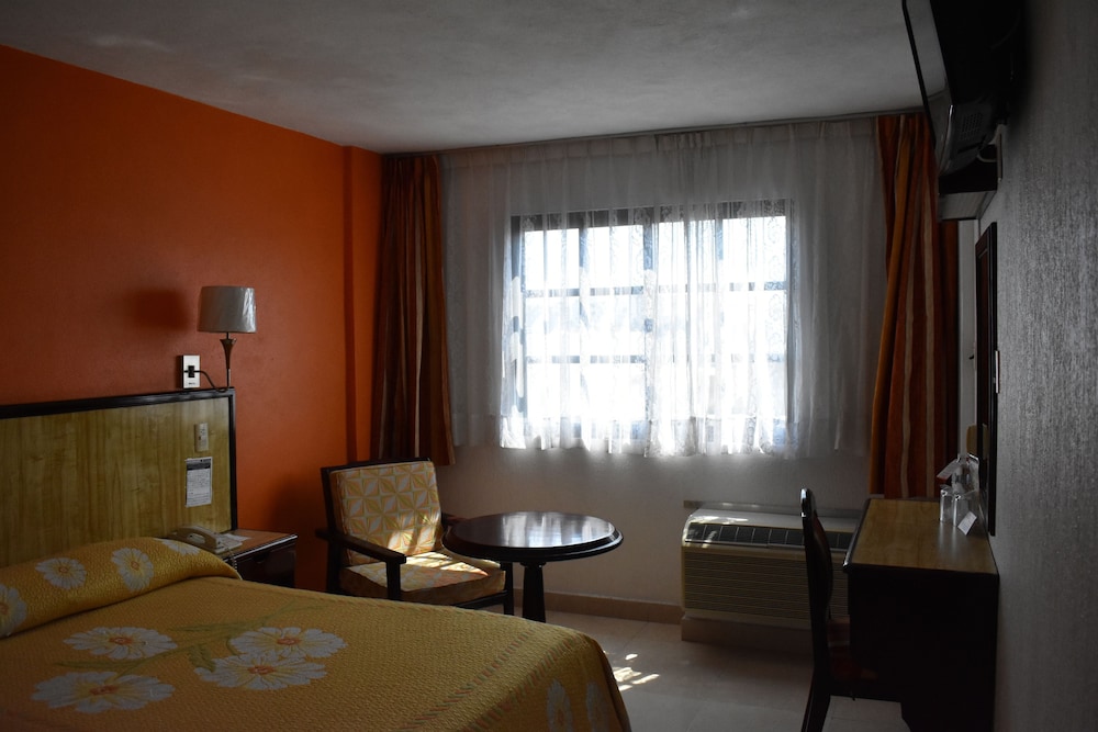 Hotel Baluarte 46/73