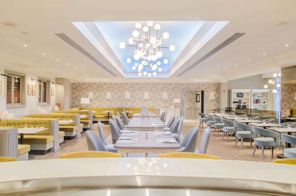 The Yorkville Royal Sonesta Hotel Toronto 53/55