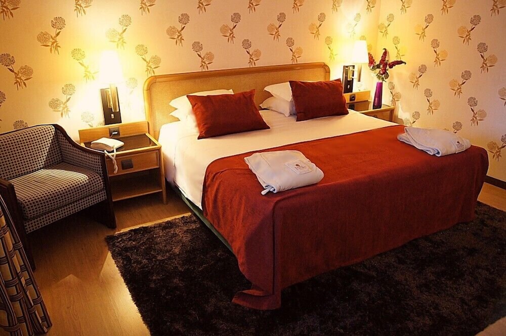 Palace Hotel And Spa 30/65