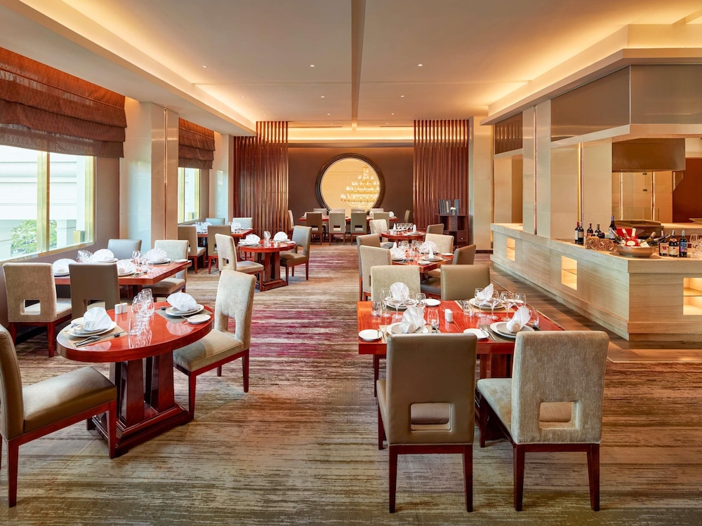 Movenpick Hotel Hanoi Centre 108/121