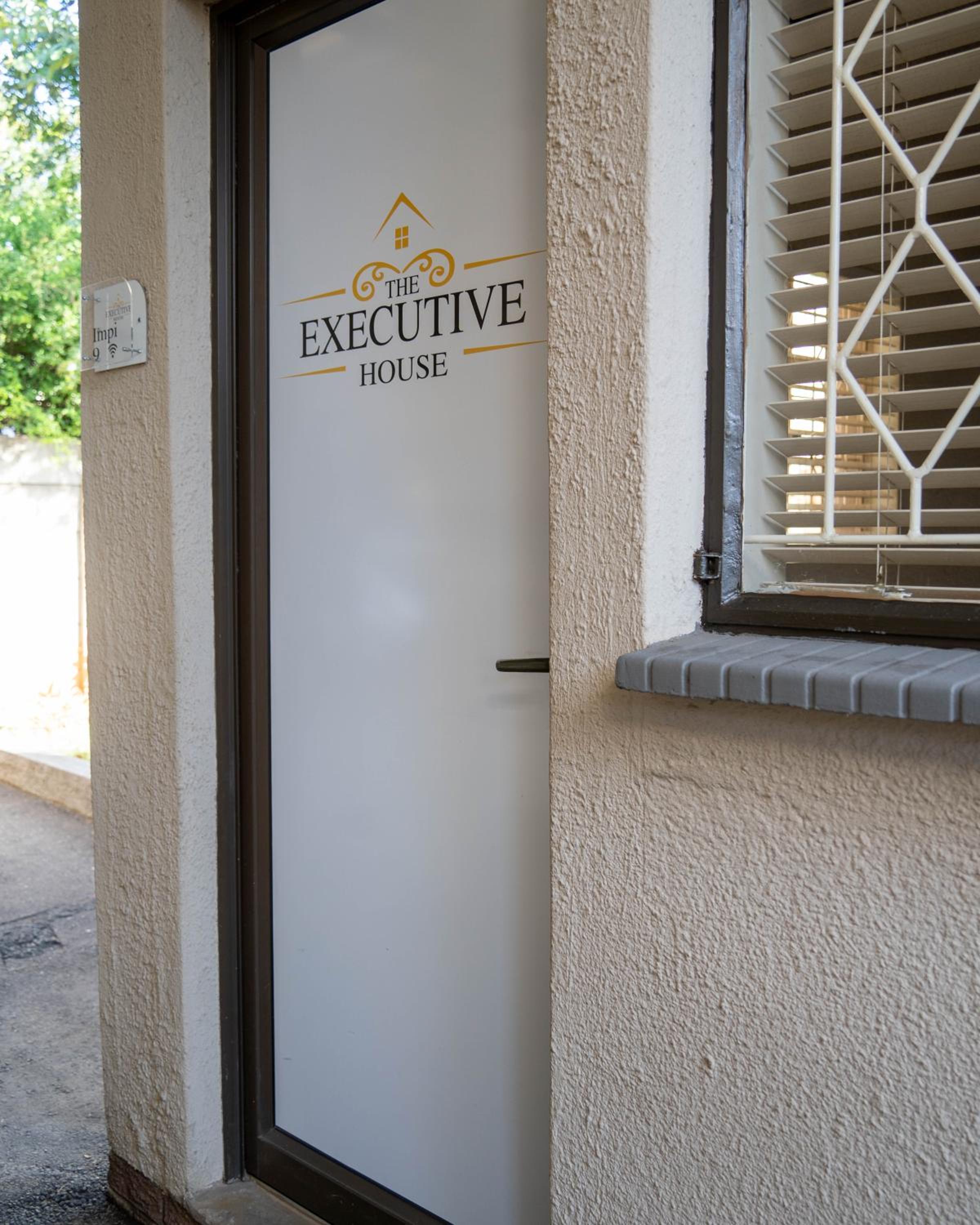 The Executive House 10/24