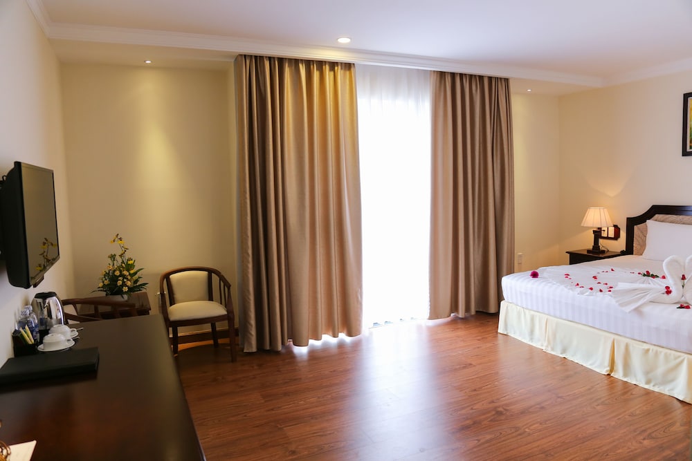 DELUXE, BALCONY