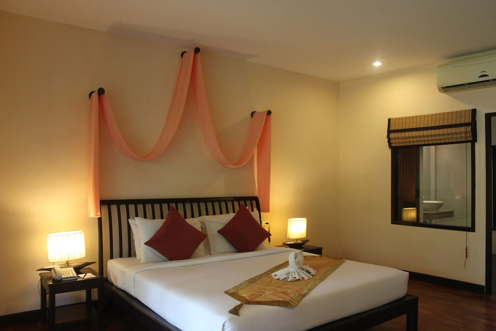 GRAND, DELUXE, VILLA