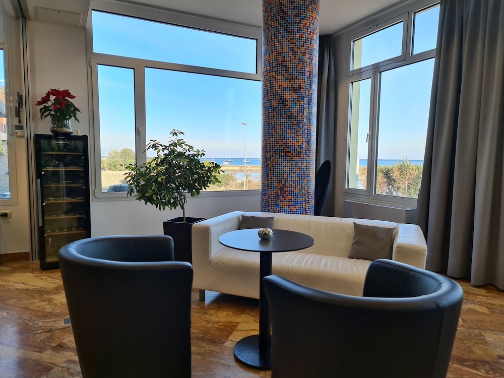Hotel Oleander 48/76