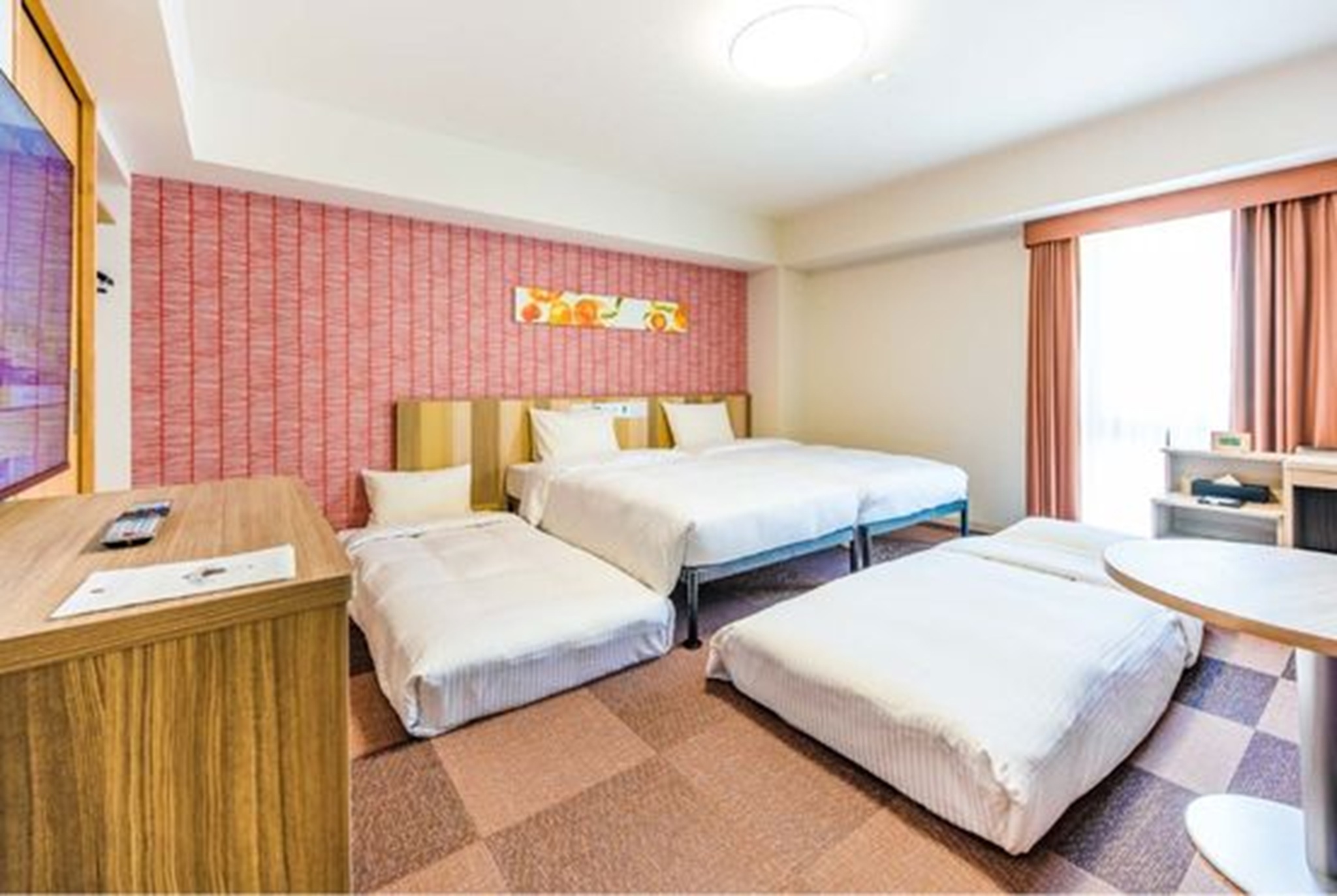 Deluxe, Twin Beds, Two Extra Beds