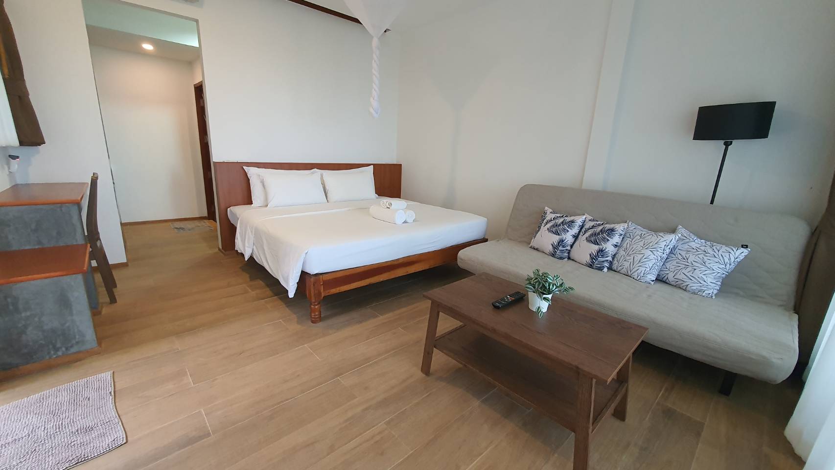 Deluxe, Ocean Front