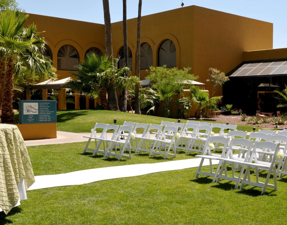 DoubleTree by Hilton Hotel Tucson - Reid Park 8/56