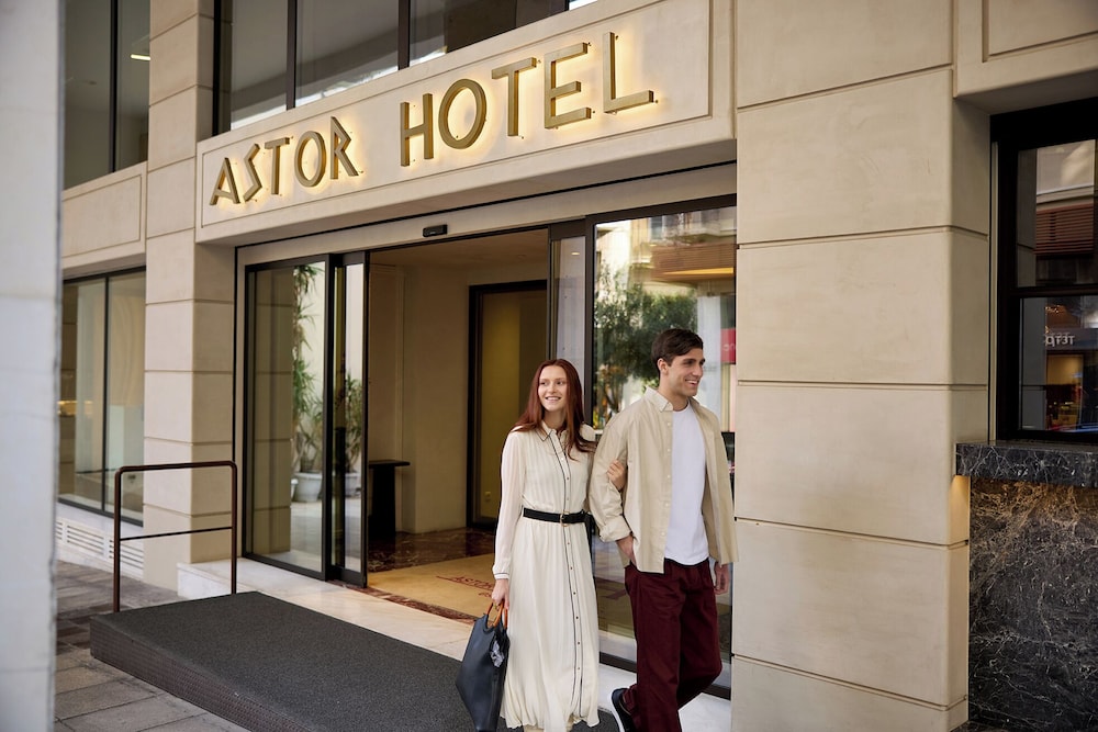 Astor Hotel 4/69