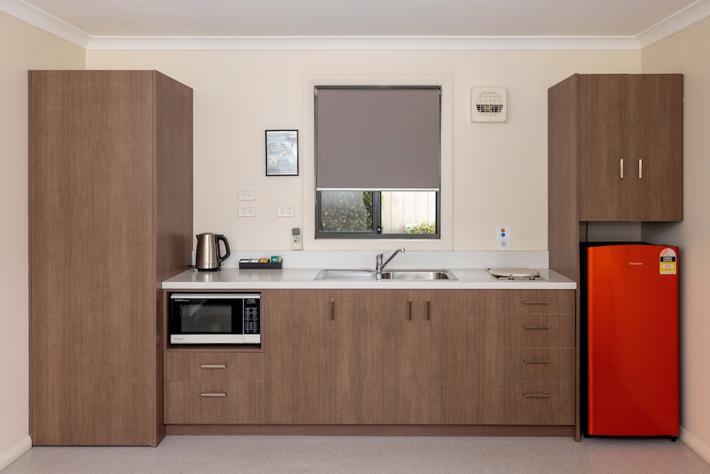BIG4 Hobart Airport Tourist Park Hotel 10/48