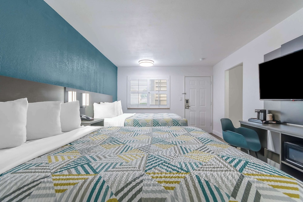 Studio6 Suites Madera, CA - Yosemite 35/51