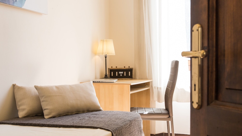 Rental In Rome Rosselli Palace Apartment 2 24/50