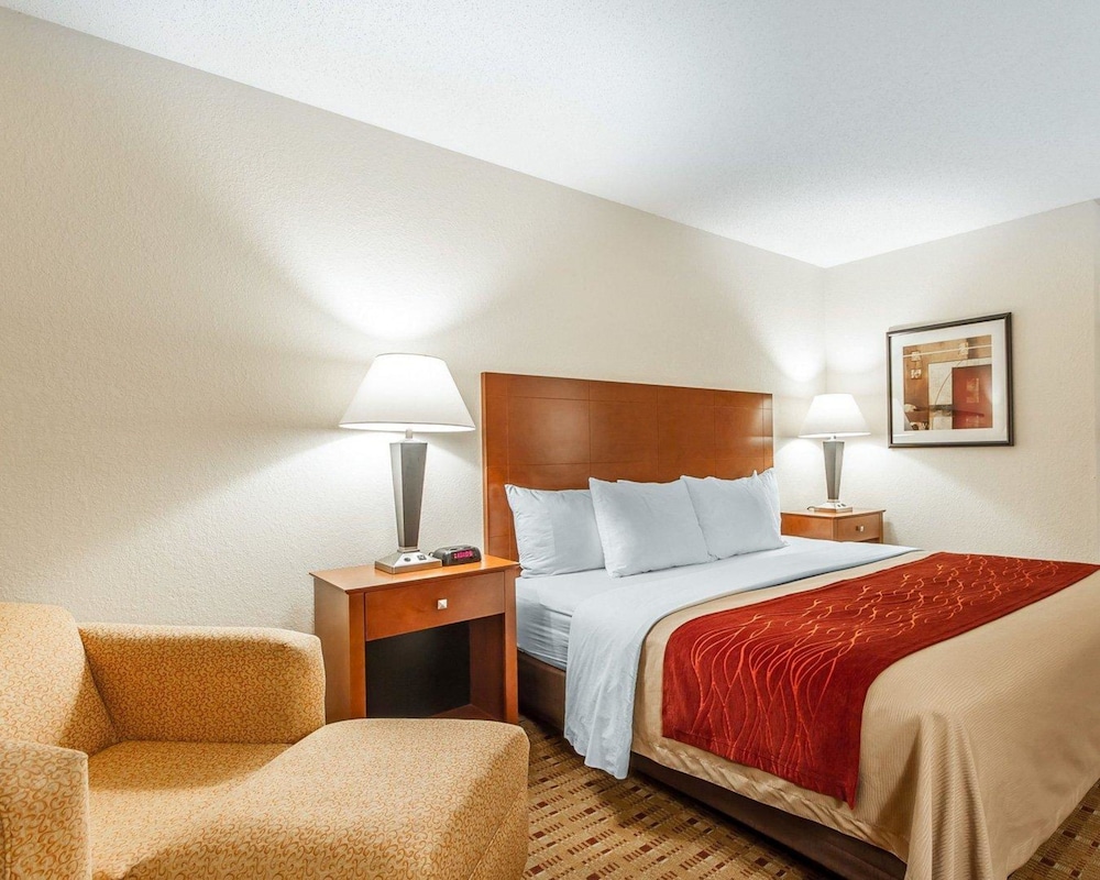 Quality Inn & Suites Eau Claire University Area 11/27
