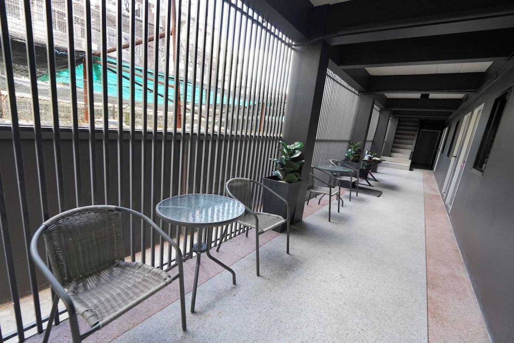 RQ Bangkok Huai Khwang by Collection O 52/61