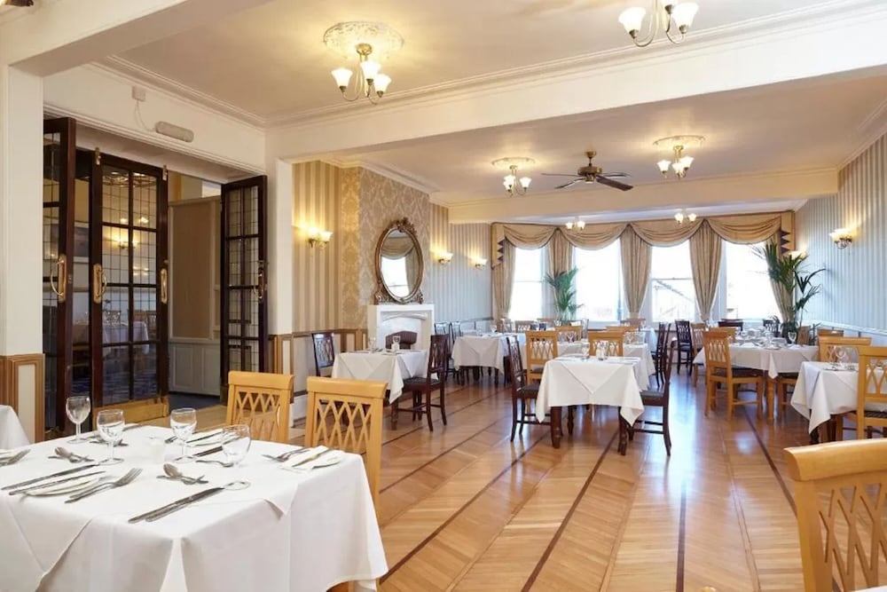 Royal Esplanade Hotel 34/50