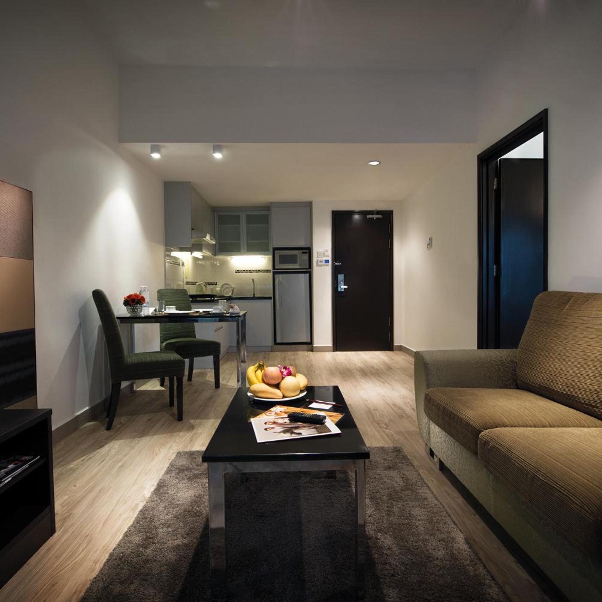 Crown Regency Serviced Suites 25/39