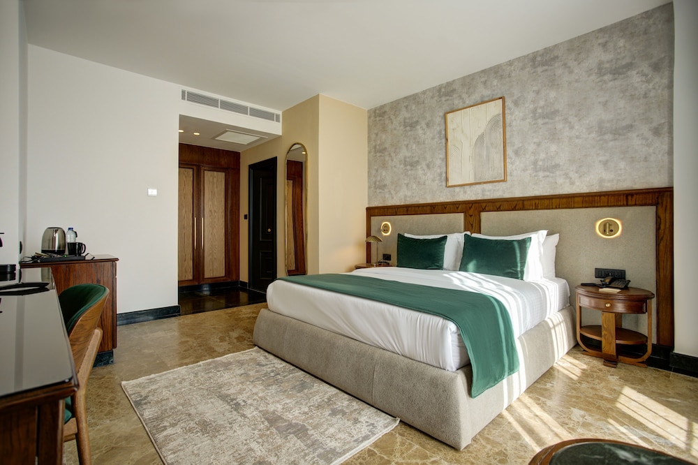 Bratus Hotel Aqaba 24/65