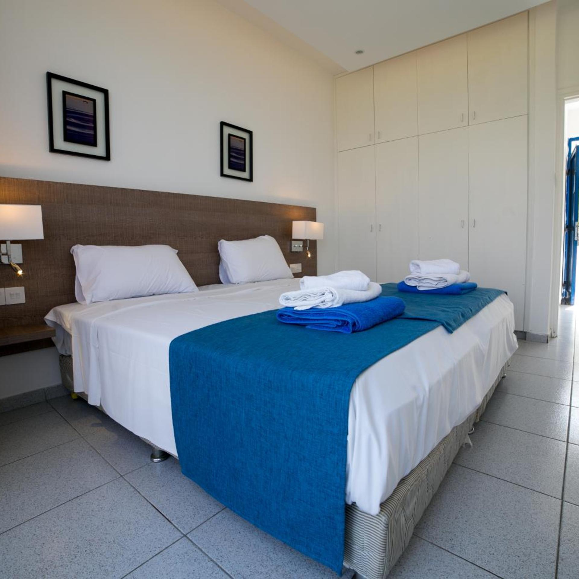 Suite, Inland View