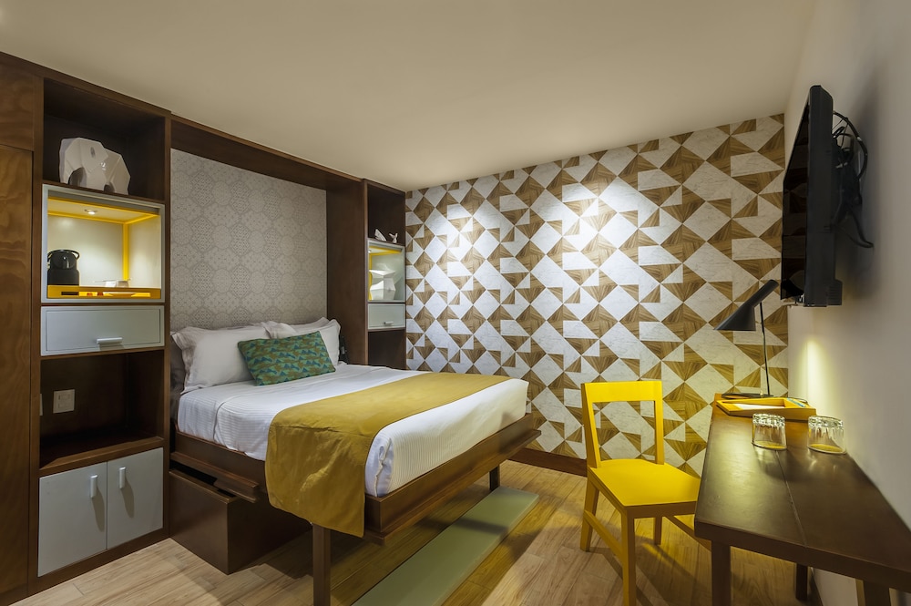 First Class Hotel 14/68