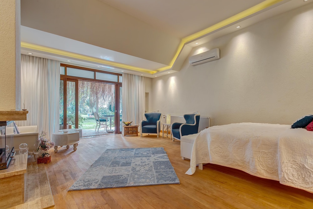 Olympos Lodge 7/50