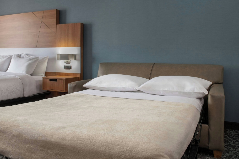 Fairfield Inn Suites By Marriott Oakland Hayward 8/48