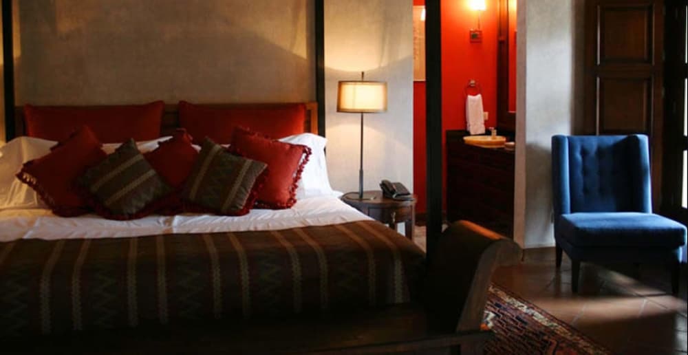 San Rafael Hotel 12/50