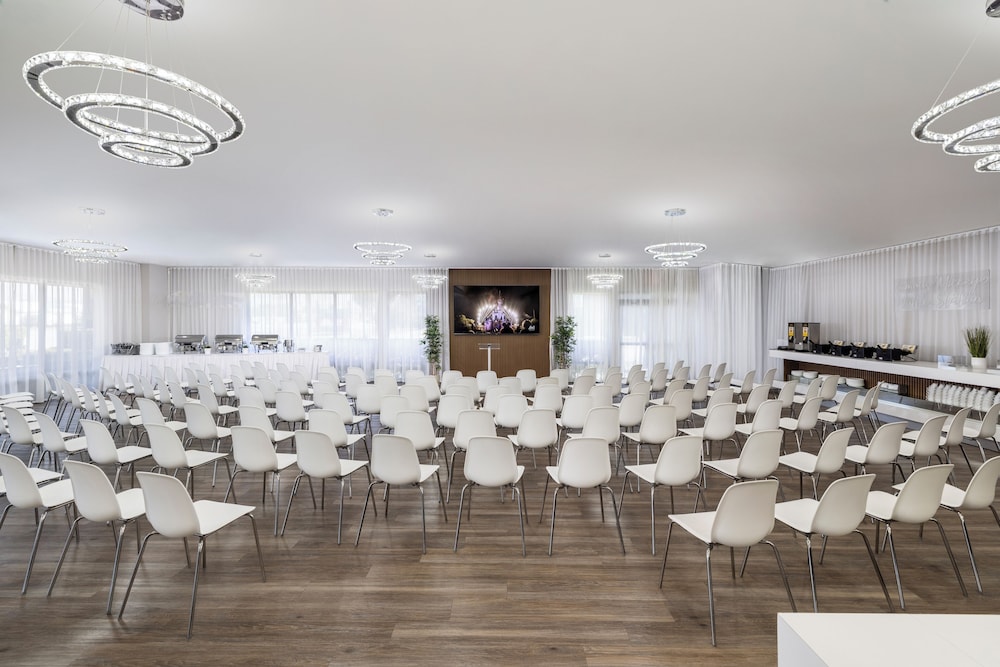 Magic Moment Resort & Kids Club, Dazzler Select by Wyndham 50/60