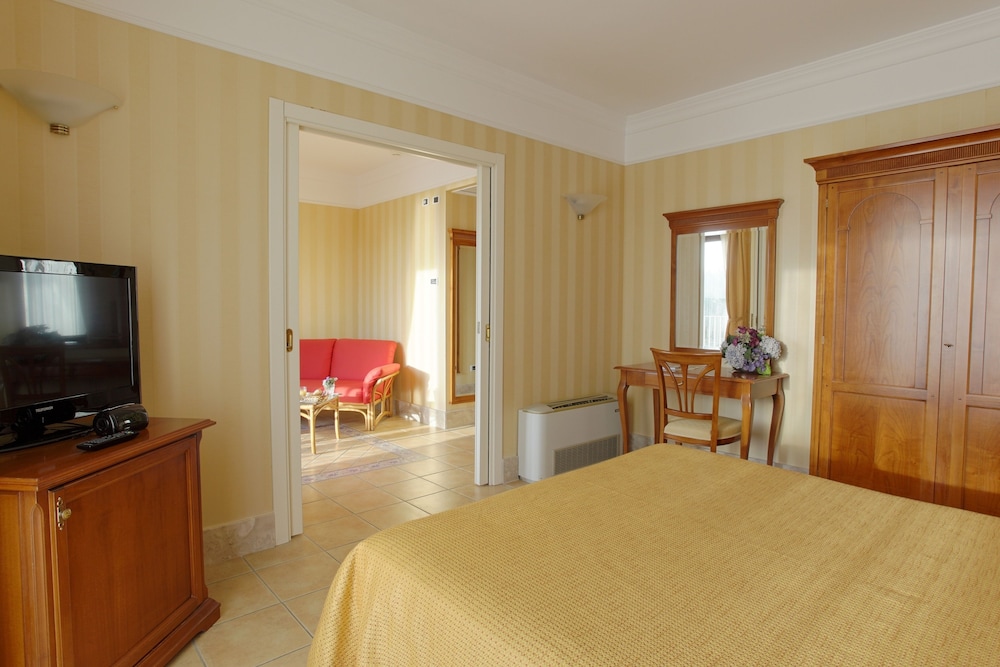 Dioscuri Bay Palace Hotel 27/75