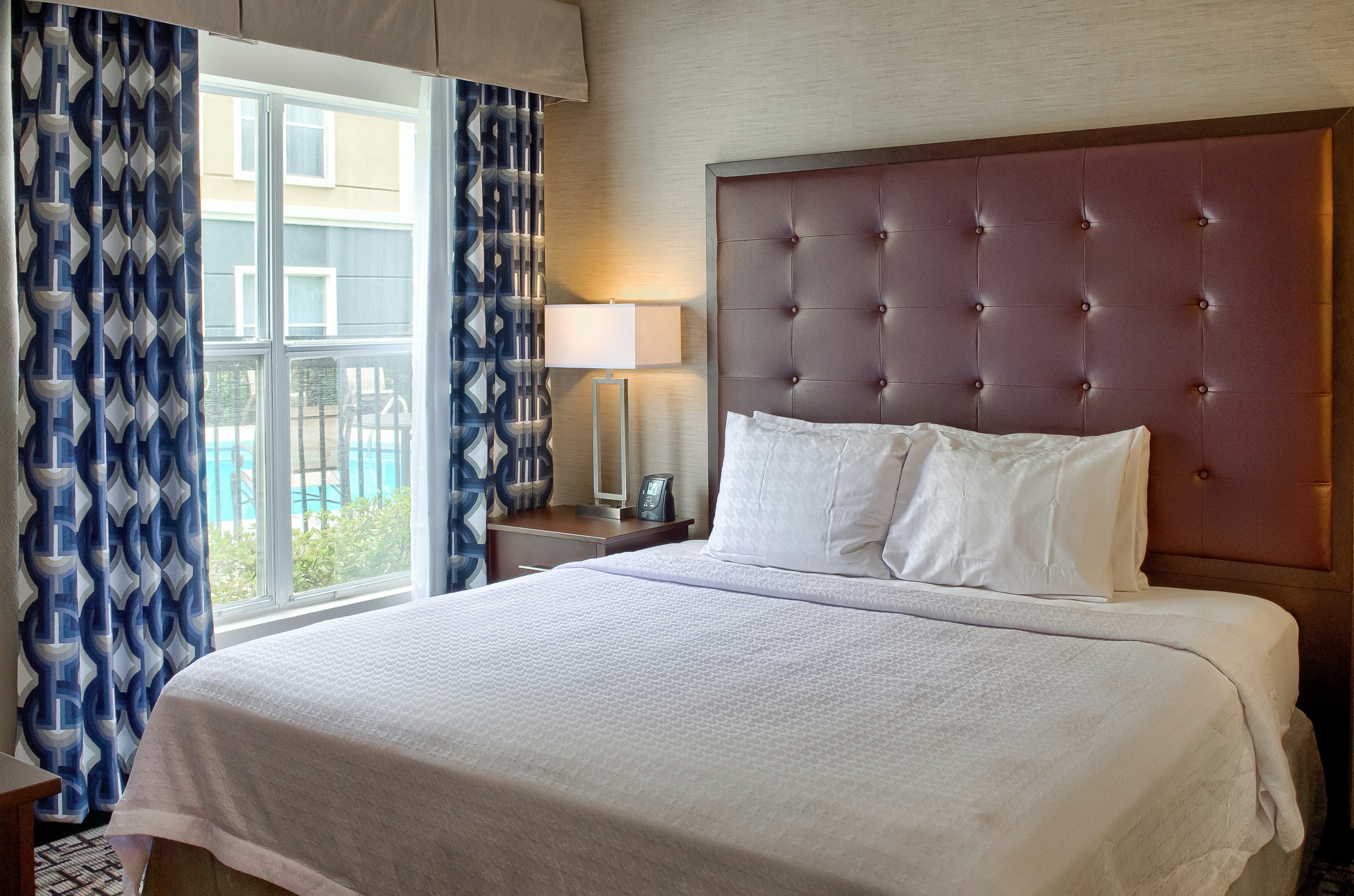 1 BEDROOM, SUITE, KING BED