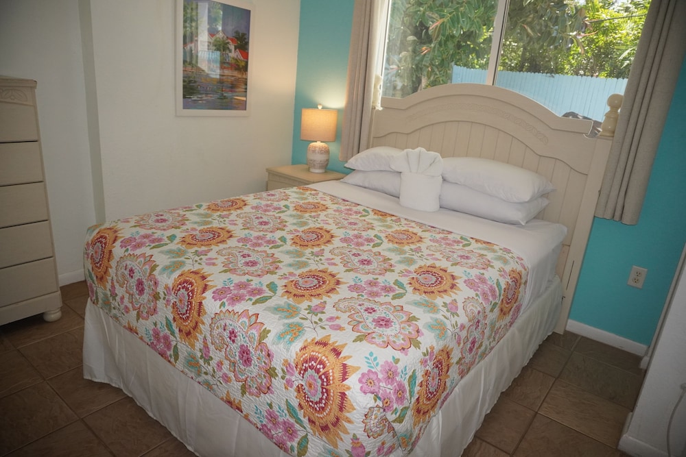 Pearl Beach Inn 8/54