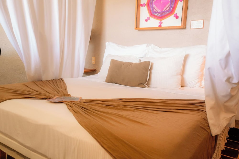 Room, Partial Sea View