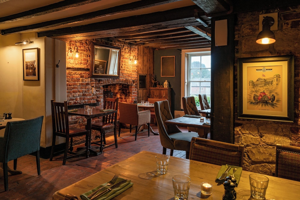 The Royal Oak Inn 40/50