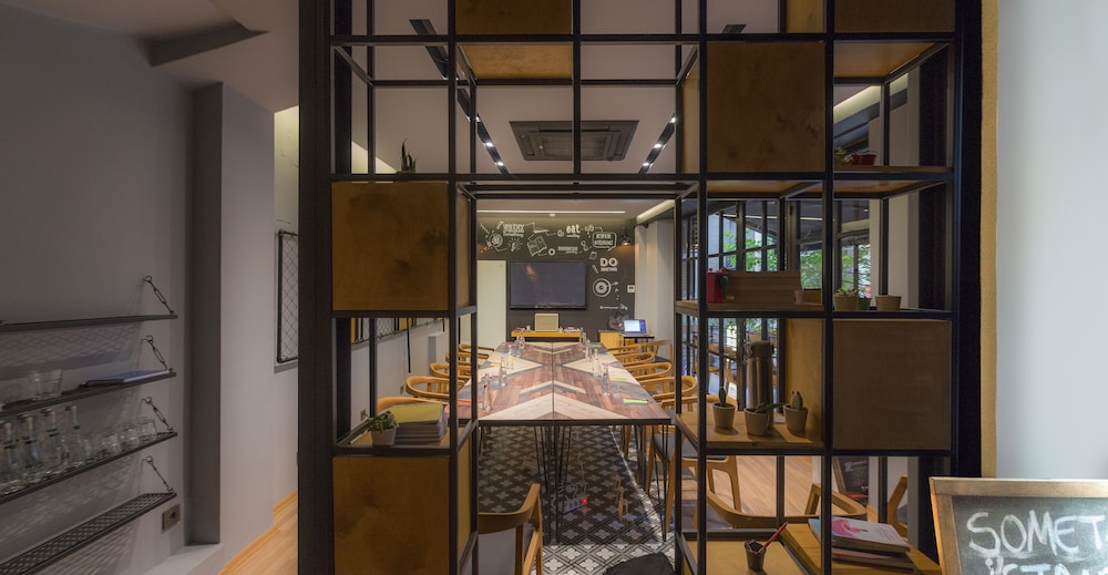 Khai Hotel Karakoy 60/60