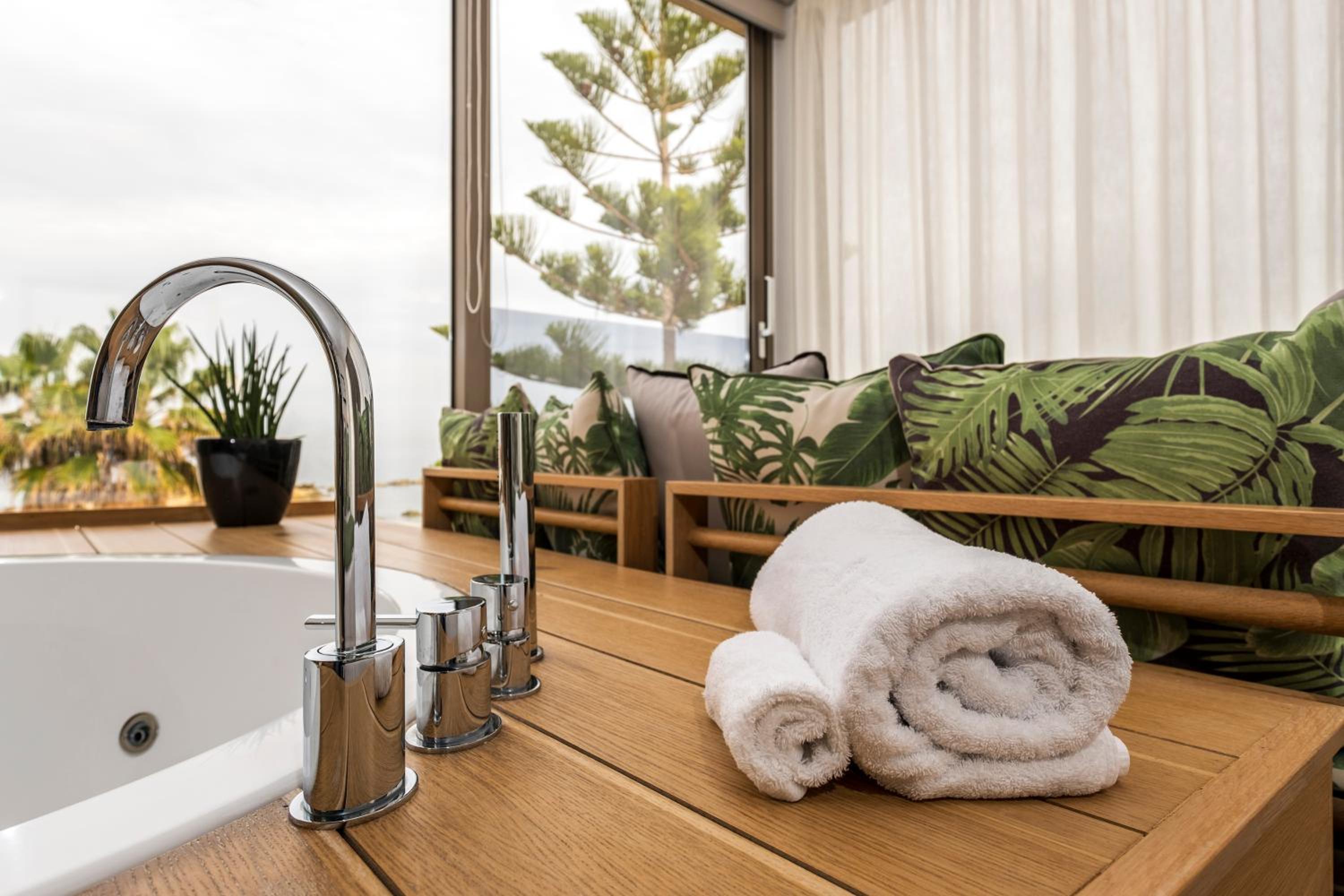Kalamaki Luxury Suites 39/51
