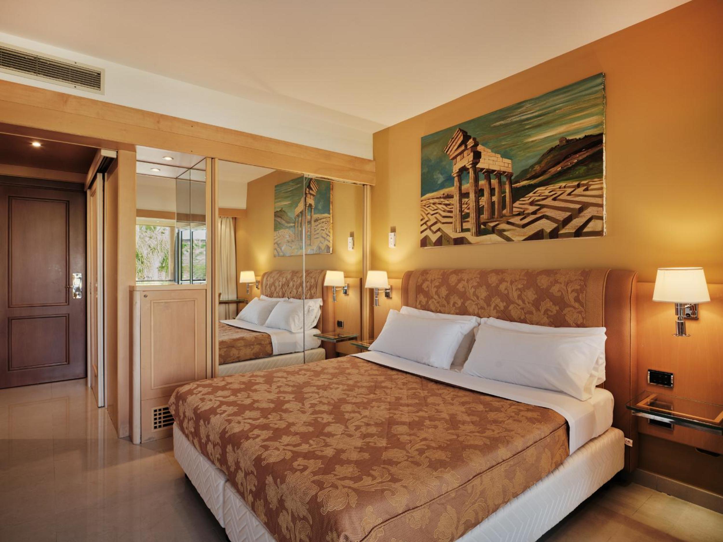 غرفة سوبيريور بسرير كوين بإطلالة على البحر، Acacia Resort 2/3