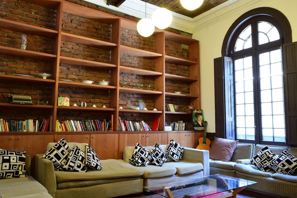 Santiago Backpackers 37/50