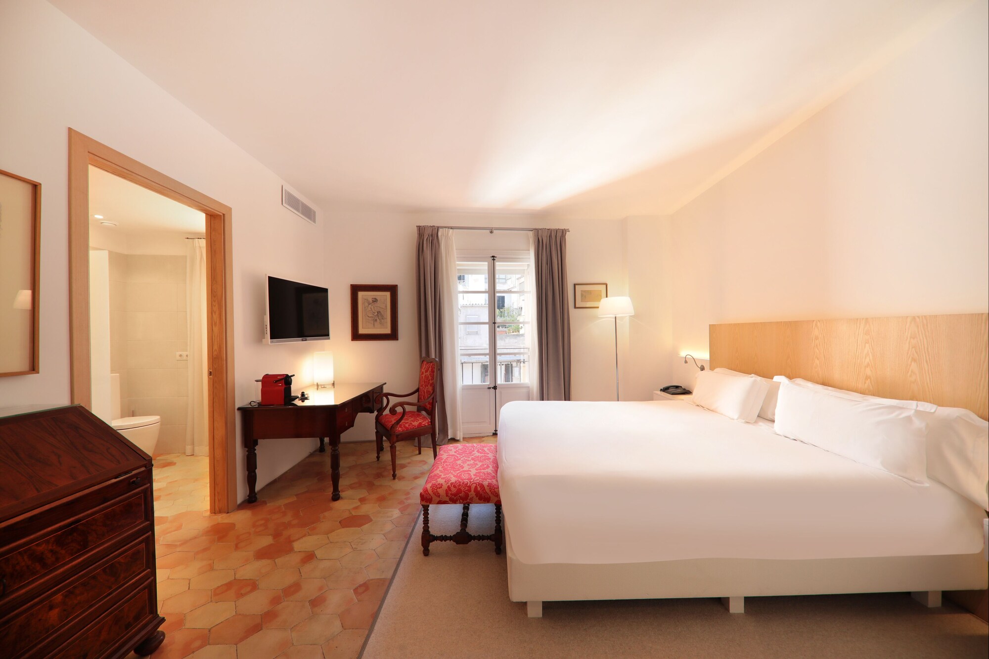 DELUXE, SINGLE, DOUBLE BED