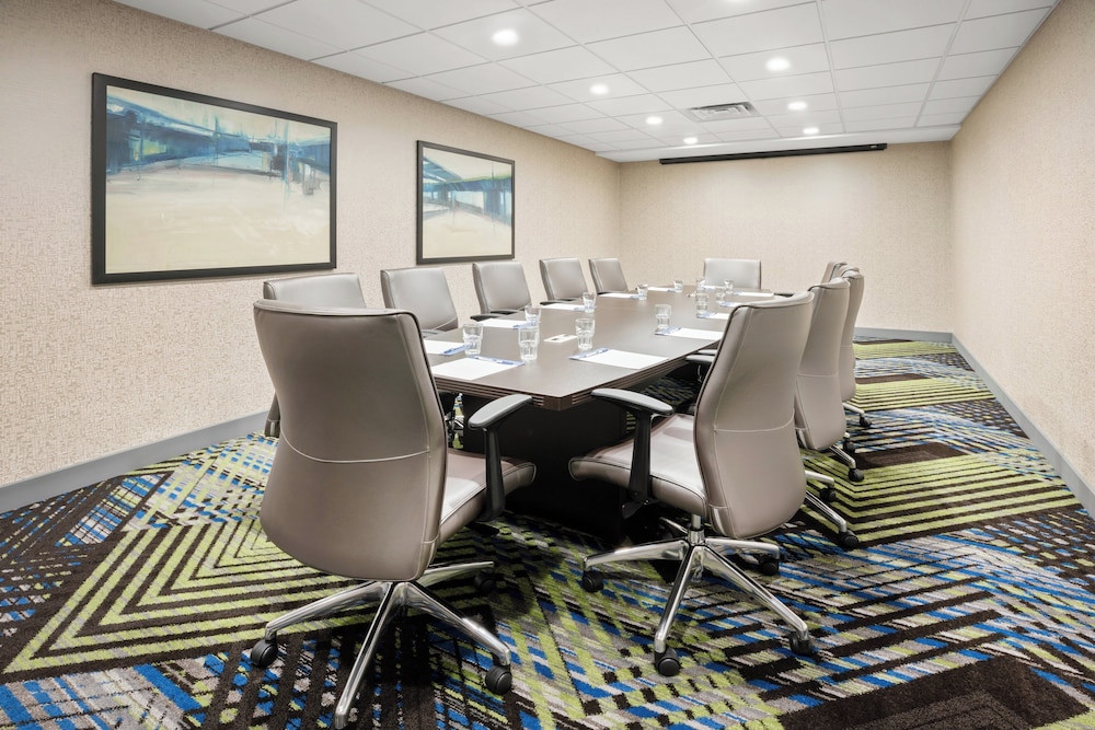 Holiday Inn Express Hotel Suites A Marysville 60/71