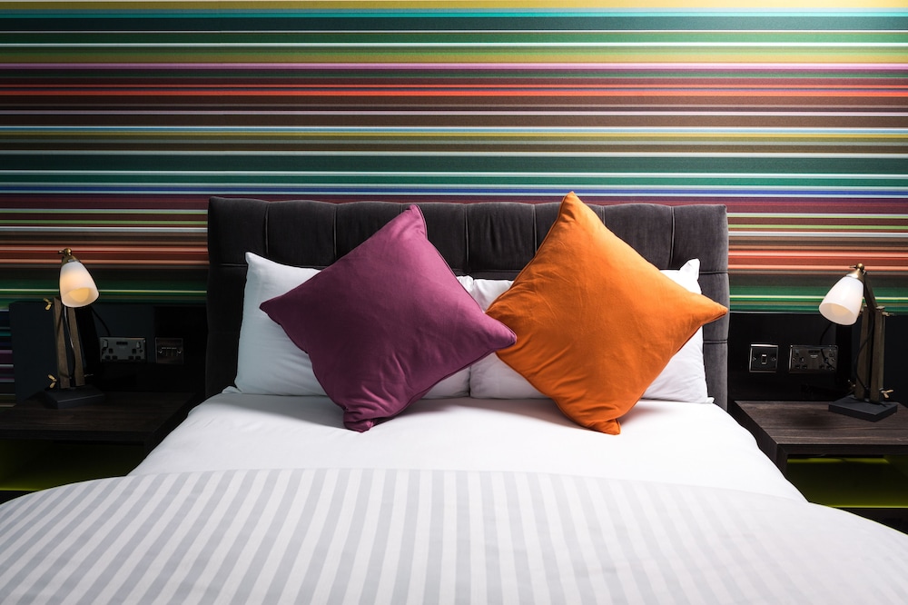 Village Urban Resort Coventry 25/74