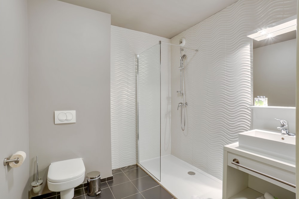 All Suites Appart Hôtel Orly Rungis 54/55