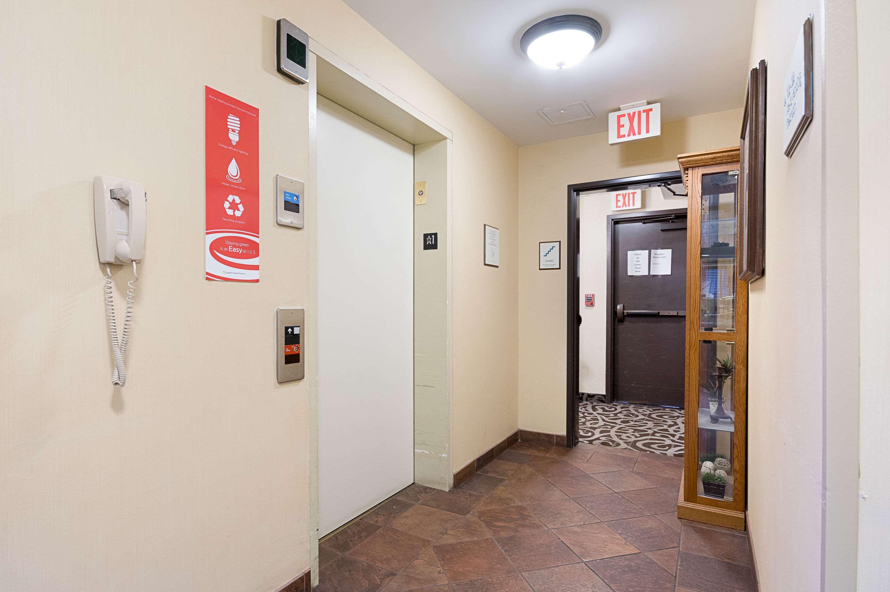 Econo Lodge 17/41