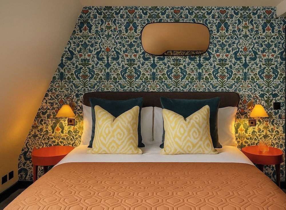 Harington's Hotel 26/50