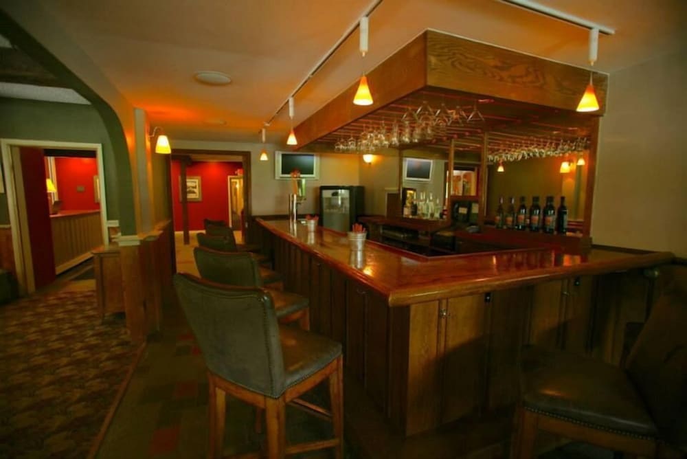 The Upper Pass Lodge at Magic Mountain 22/32