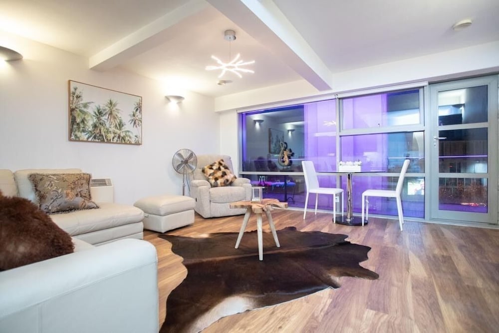 Live In Leeds Millenium Square Apartment 33/45