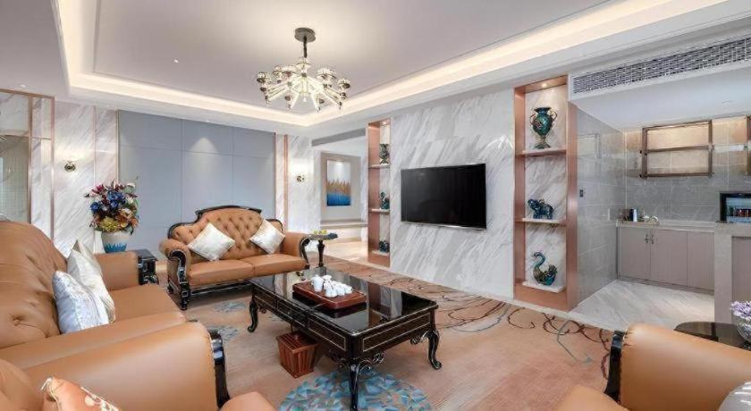 Venus Royal Hotels (Zhongshan Dongfeng Center) 28/50