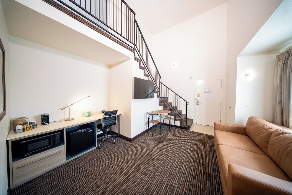 Lemon Heights Inn 39/58