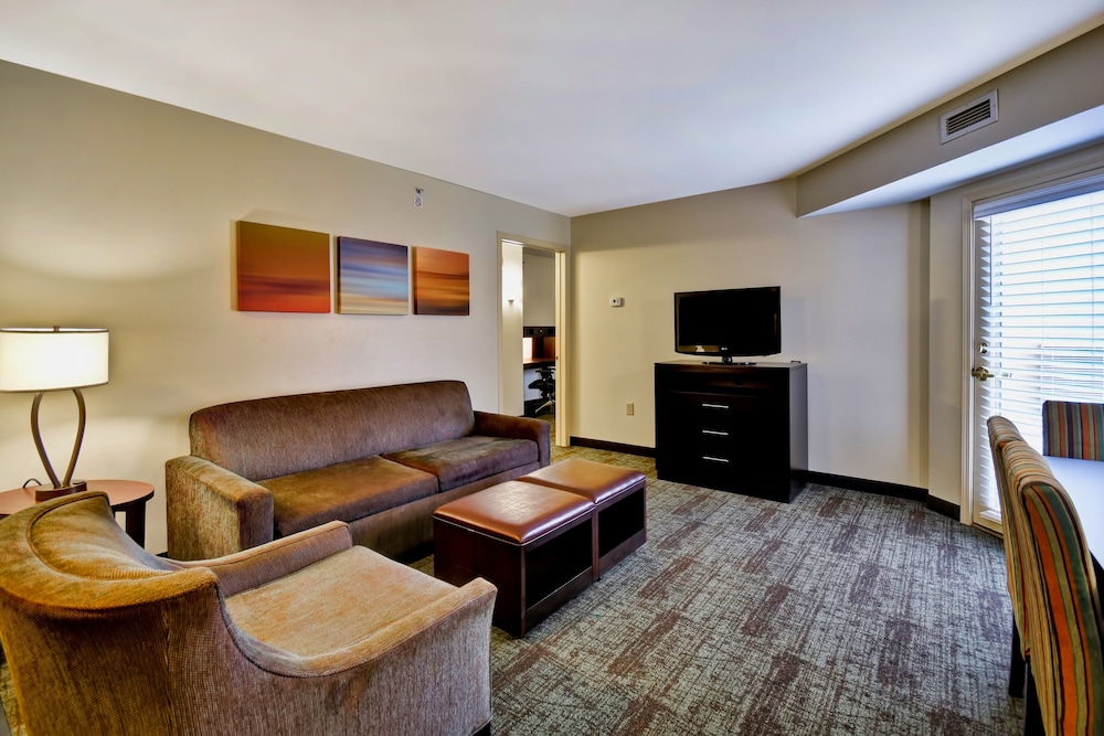 Staybridge Suites Middleton/Madison-West 35/49