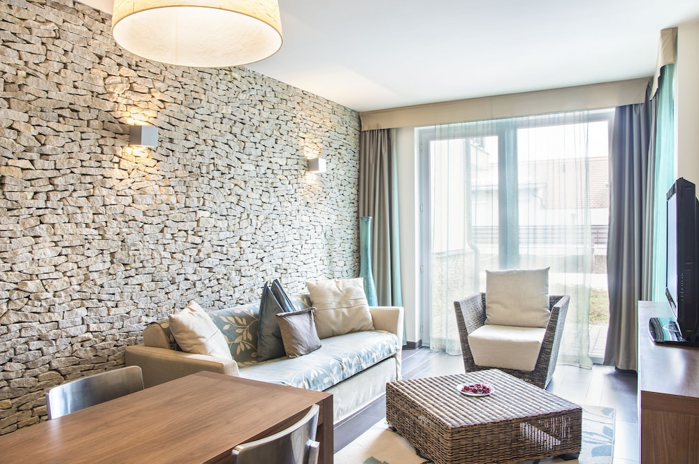 Echo Residence All Suite Hotel 20/50