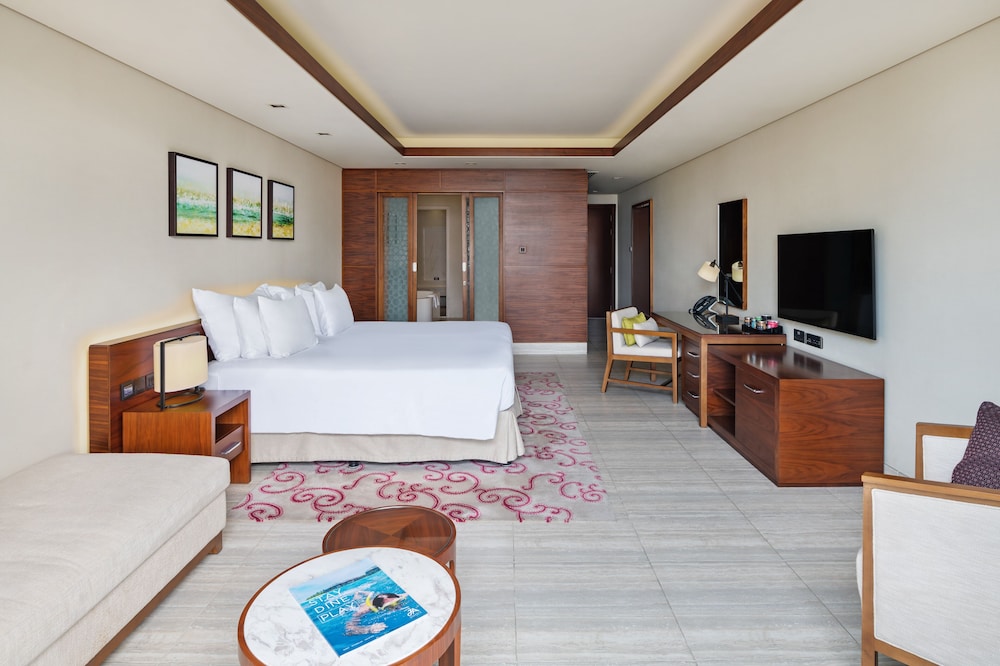 JA Palm Tree Court, Dubai 13/69